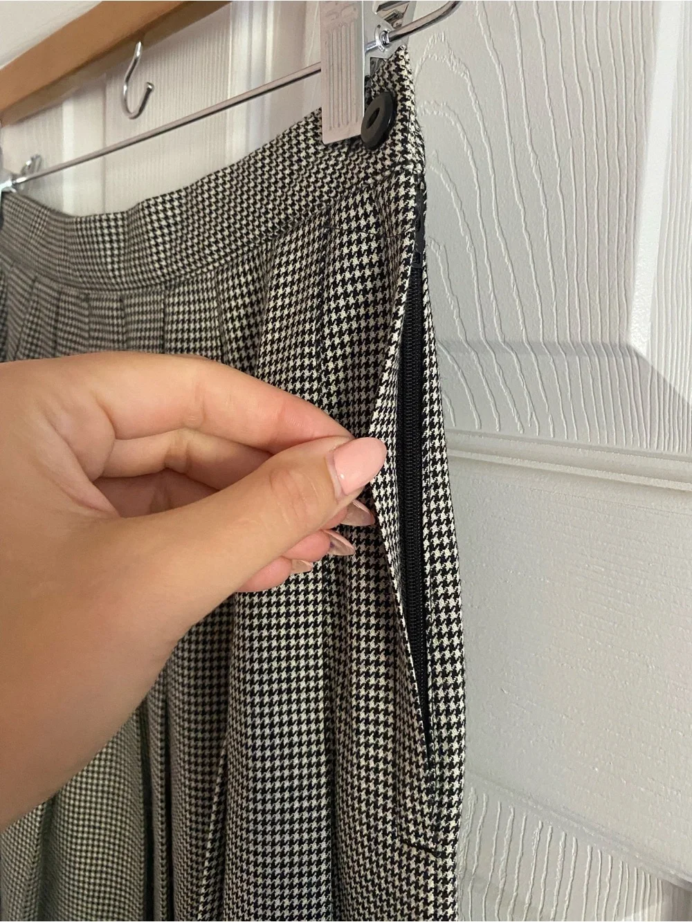 Vintage Pleated Houndstooth Skirt | Academia | Old Money | Timeless - Picture 7 of 7
